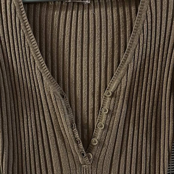 Women’s Long Sleeve Low Cut t -shirt - Picture 3 of 5